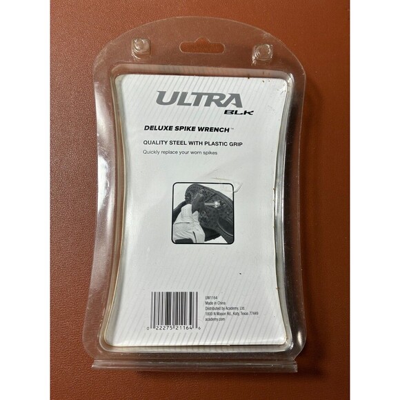 Wilson Golf Cleat Wrench ULTRA BLK Deluxe Spikes Shoe Tool - Picture 2 of 3